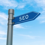 路标指向右侧并写着“SEO”。